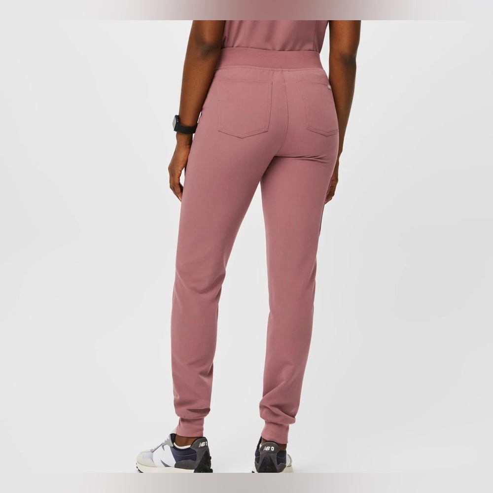 FIGS Zamora Jogger Scrub Pants Mauve - Picture 2 of 7